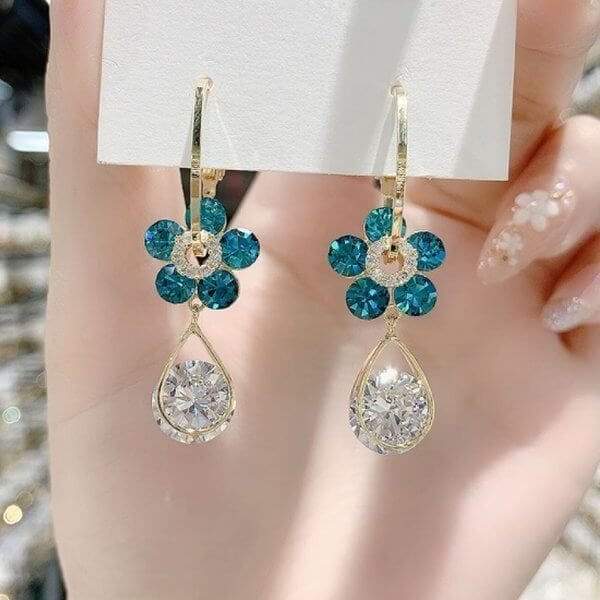 FloraLuxe™ | Elegant Floral Earrings with Sparkling Stones